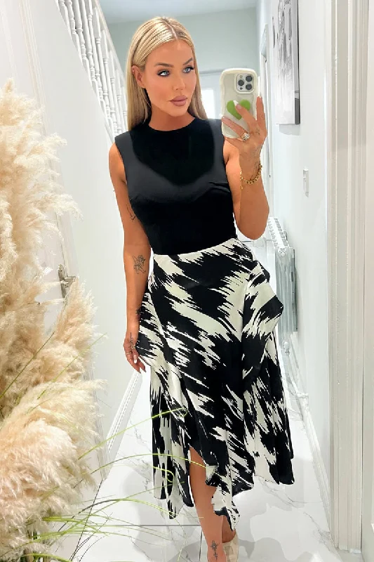 Sheath Women Dress with a Tailored Fit for a Professional LookBlack And White Printed 2 In 1 Double Frill Split Midi Dress