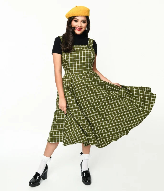 Mini Women Dress with a Short Hem for a Young and Trendy StyleCollectif Green & White Checked Eloise Acres Swing Dress