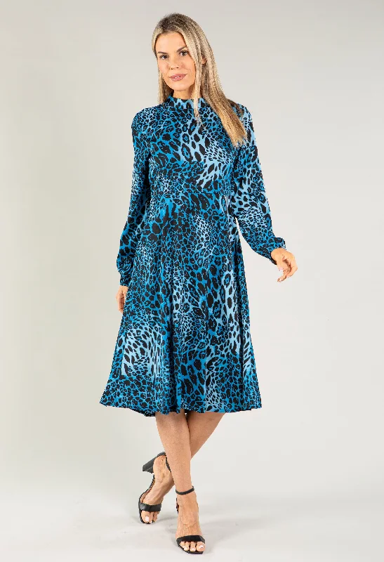 Long - Sleeve Women Dress in Velvet for a Luxurious Winter LookLeopard Print High Neck Dress