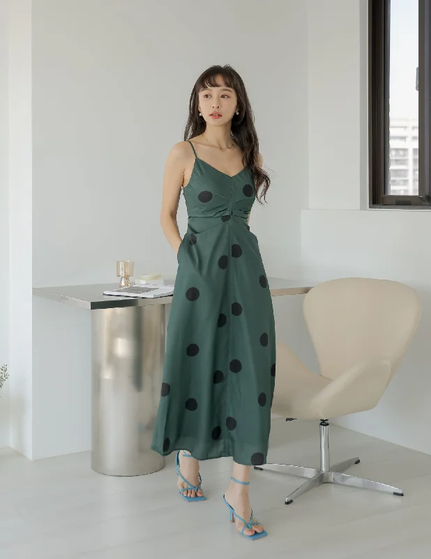 Shift Women Dress with a Simple and Classic Design for Everyday WearRayna Polka Dot Dress in Green