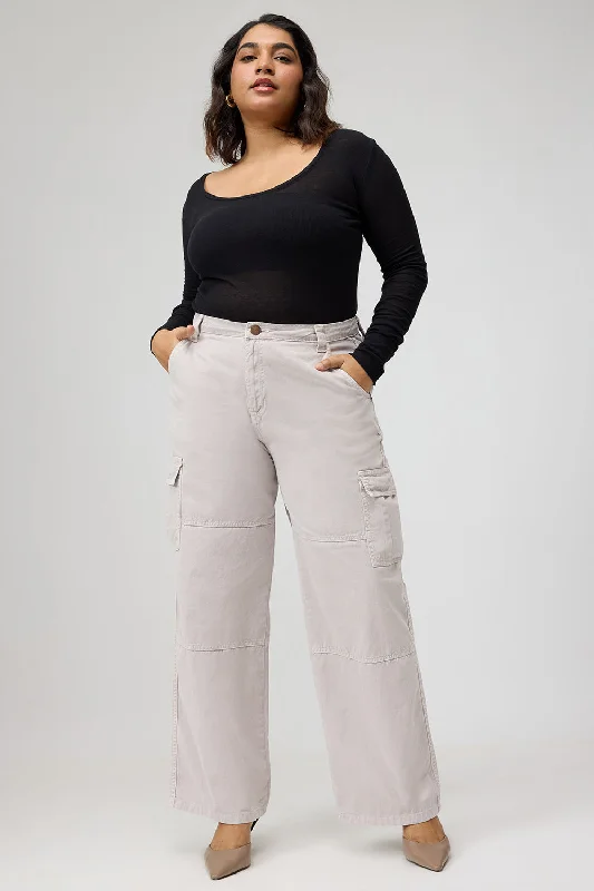 Stretch women jeans for enhanced mobility and comfortCurve Cream Cargo Jeans