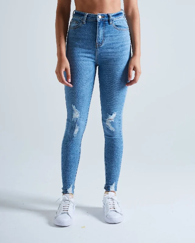 Mom jeans for a nostalgic and casual lookEvita Hr Skinny Washed Blue