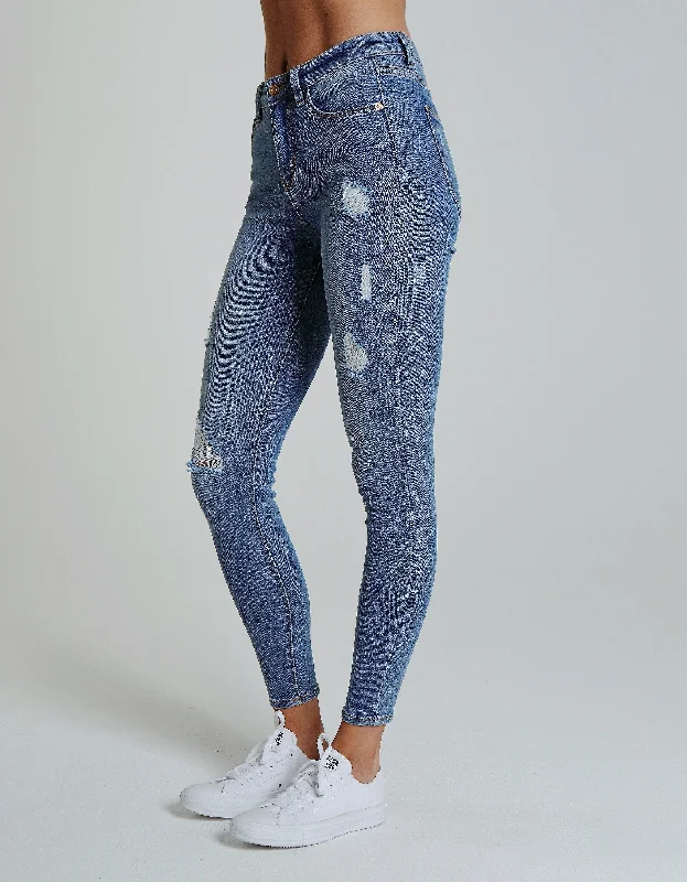 Plus - size women jeans for a comfortable and stylish fitEden Mid Rise Skinny