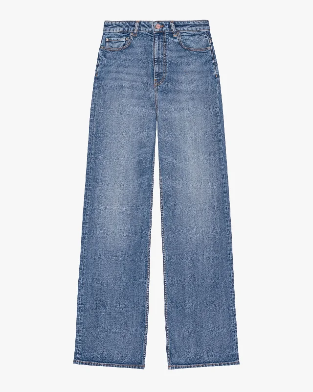 Straight - leg women jeans with a classic and timeless appealAndi Stretch Denim