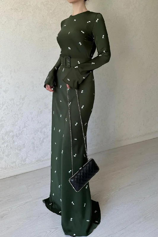 Long - Sleeve Women Dress in Velvet for a Luxurious Winter LookFloral Print Belted High Waist Midi Dress