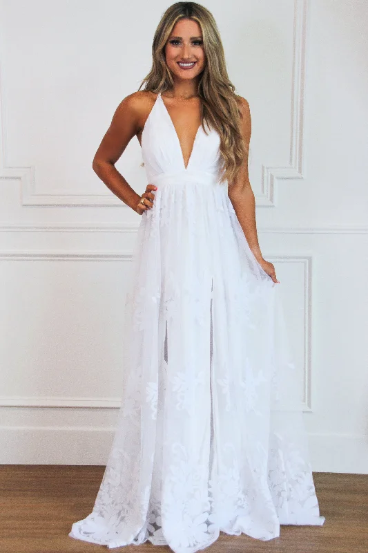 Halter Neck Women Dress to Show Off the Shoulders and NecklineHere Comes the Bride Maxi Dress: Pure White