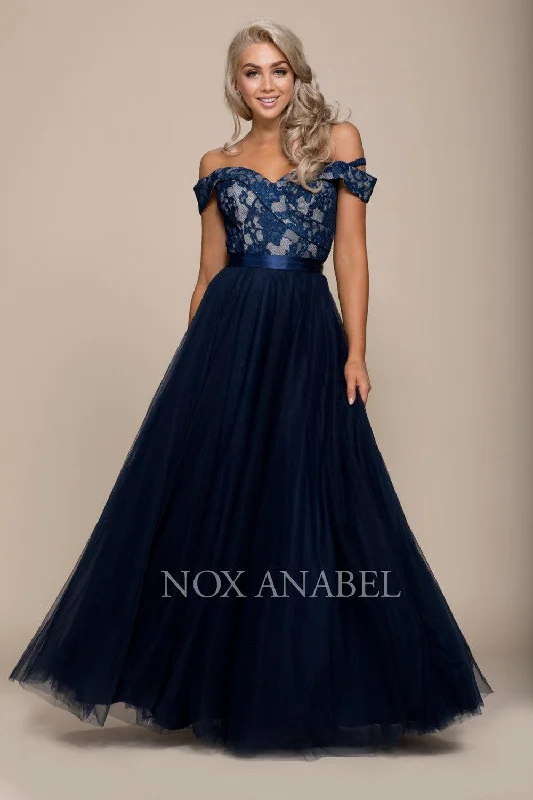 Ball Gown Women Dress with a Full Skirt for a Princess - like LookLong Formal Prom Dress Evening Gown