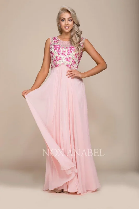 Ball Gown Women Dress with a Full Skirt for a Princess - like LookLong Sleeveless Prom Dress Formal