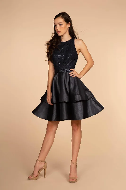 Halter Neck Women Dress to Show Off the Shoulders and NecklineShort Cocktail Dress Prom Homecoming