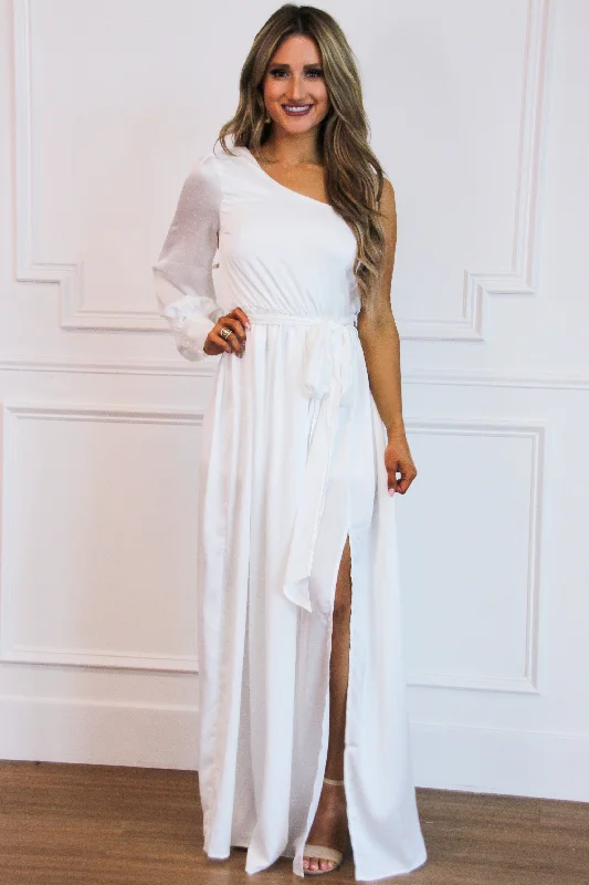 Empire Waist Women Dress to Accentuate the Bust and Conceal the WaistRegal Nights Maxi Dress: White