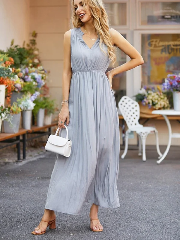 Shift Women Dress with a Simple and Classic Design for Everyday WearRuched Notched Sleeveless Midi Dress