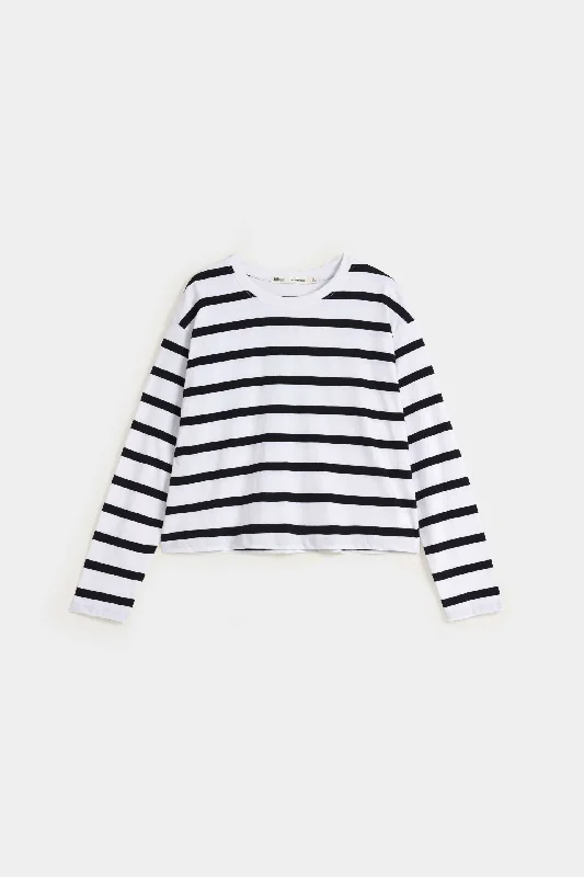 V - Neck Women T Shirt to Enhance the NecklineCropped Striped T-shirt