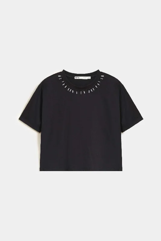 Distressed Women T Shirt with a Laid - Back AestheticSuper Cropped Embellished T-shirt