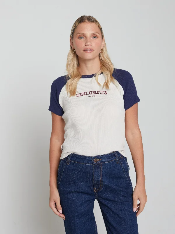 Crew Neck Women T Shirt with a Timeless DesignHaye Tee Midnight Navy